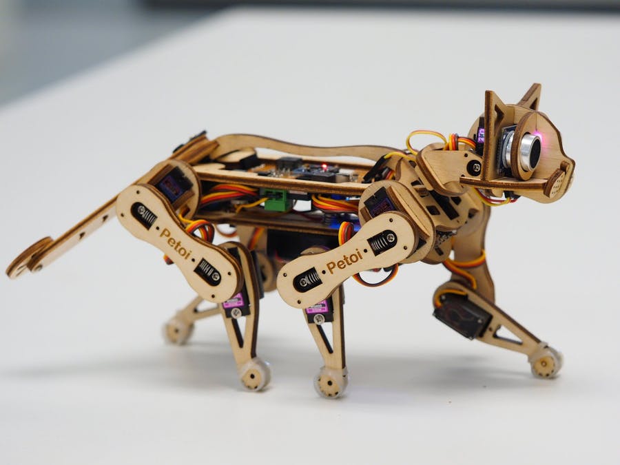 Herkesin Kolayca Kodlayabileceği Açık Kaynak Kodlu Robot Bir Kedi